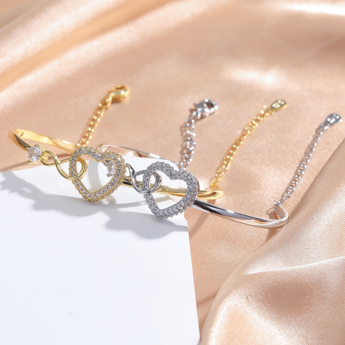 Love Herz Armband - Symbol der Ewigen Liebe