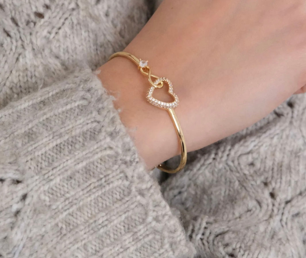 Love Herz Armband - Symbol der Ewigen Liebe