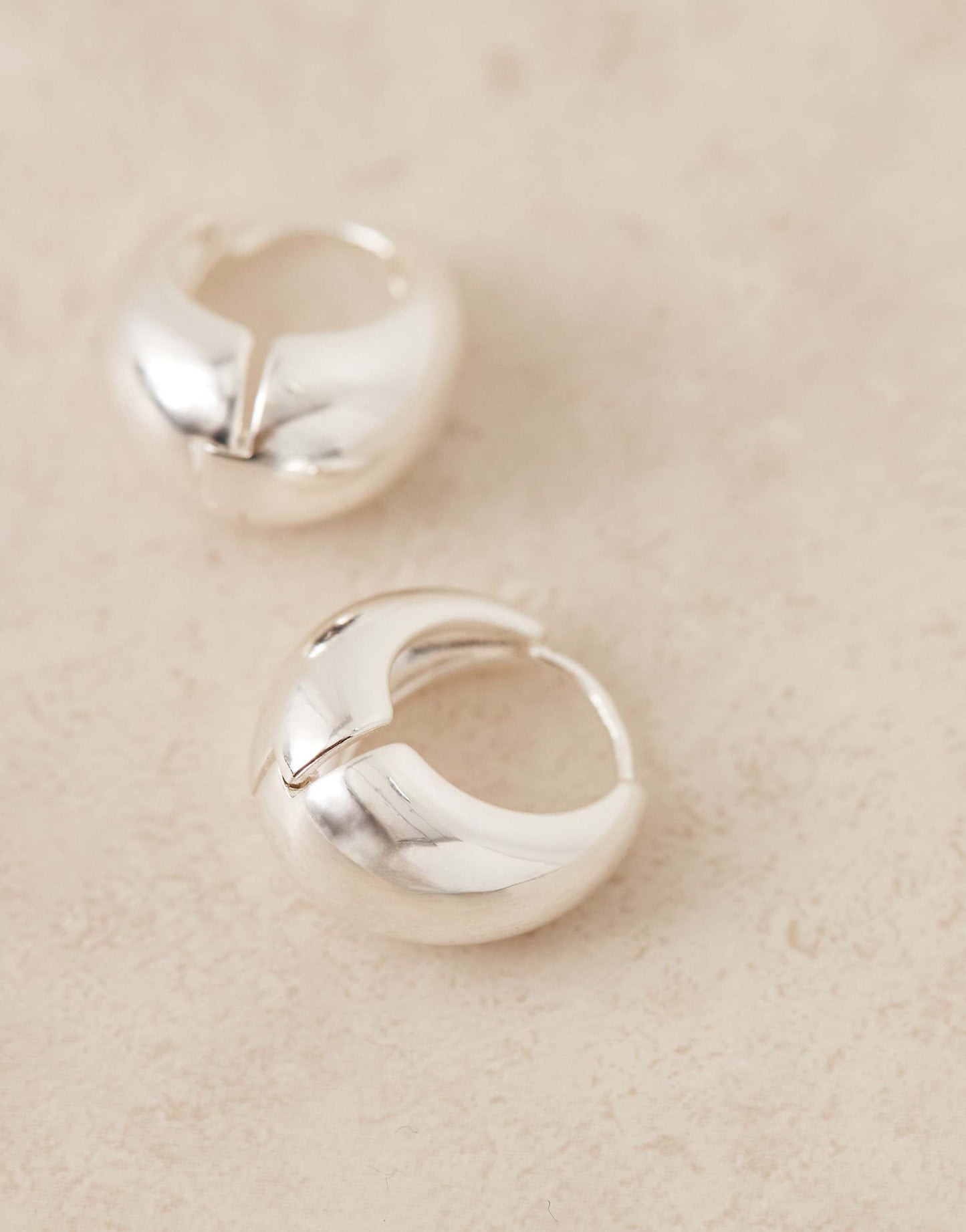 Abgerund vergoldete Ohrringe – 18K Gold oder Silber