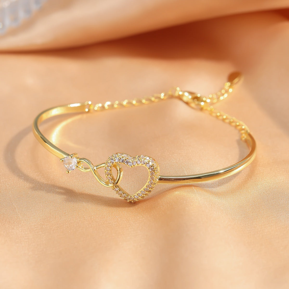 Love Herz Armband - Symbol der Ewigen Liebe