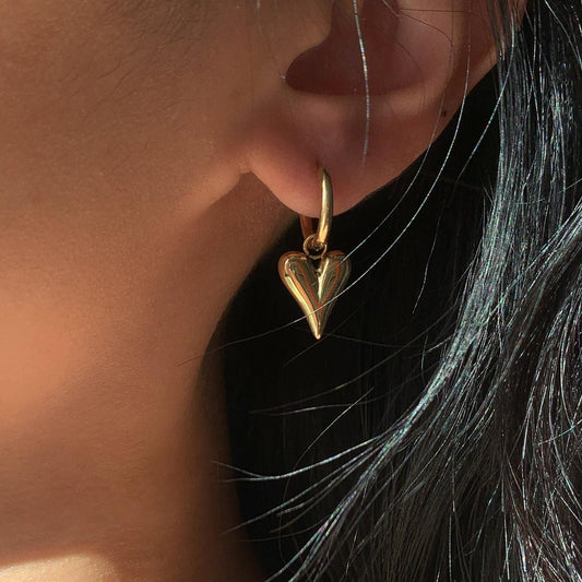Herz Ohrringe – Ein Hauch von Liebe in Gold & Silber
