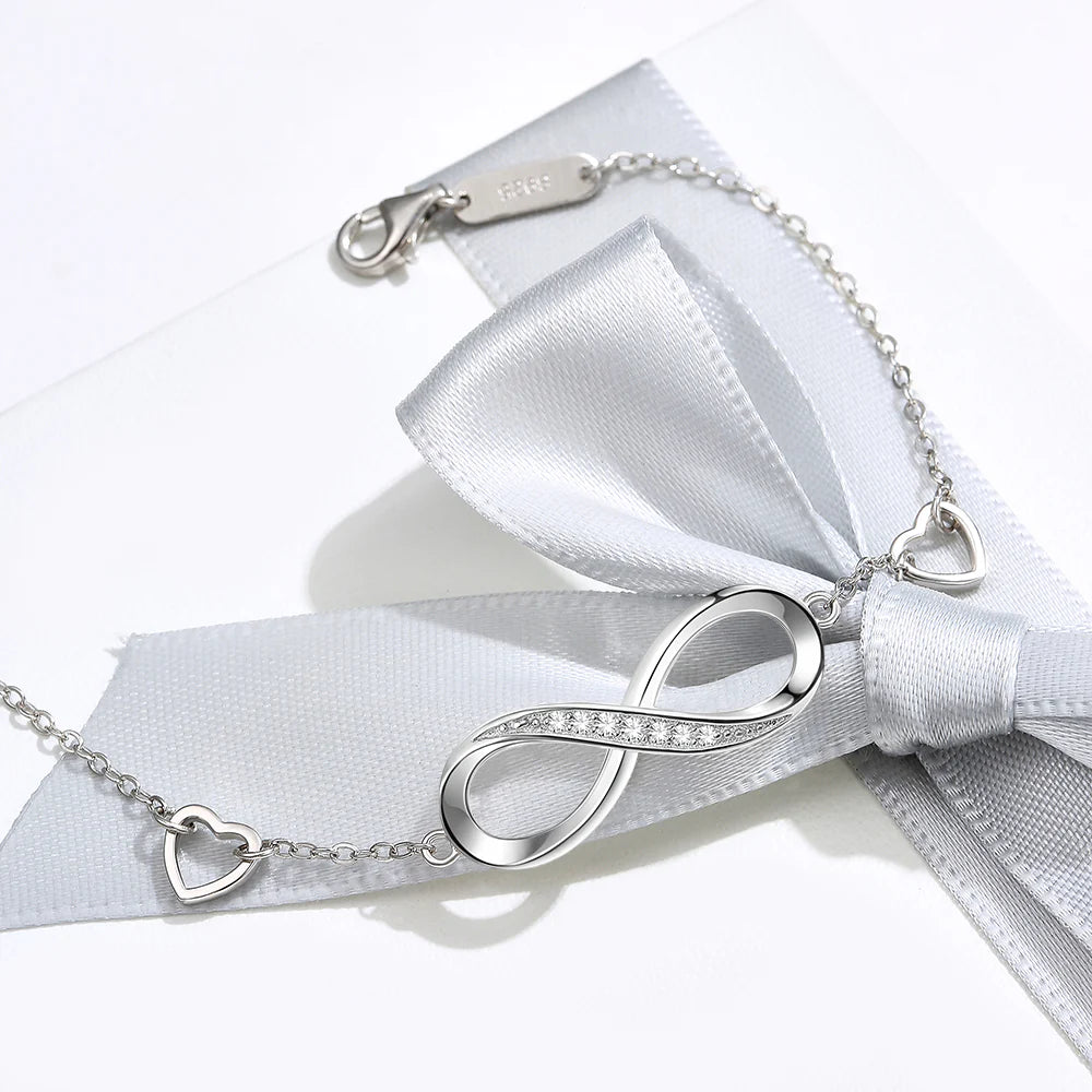 Amora™ | Infinity Armband