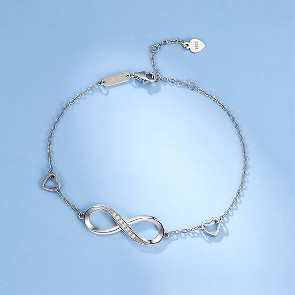 Amora™ | Infinity Armband